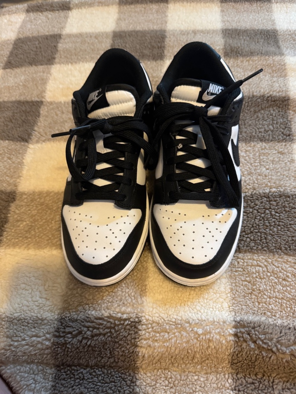 Nike Women’s  Black and White Low-Top Sneakers